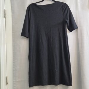 Adrienne Vittadini LBD Black Short Sleeve Dress Great for layering with pockets